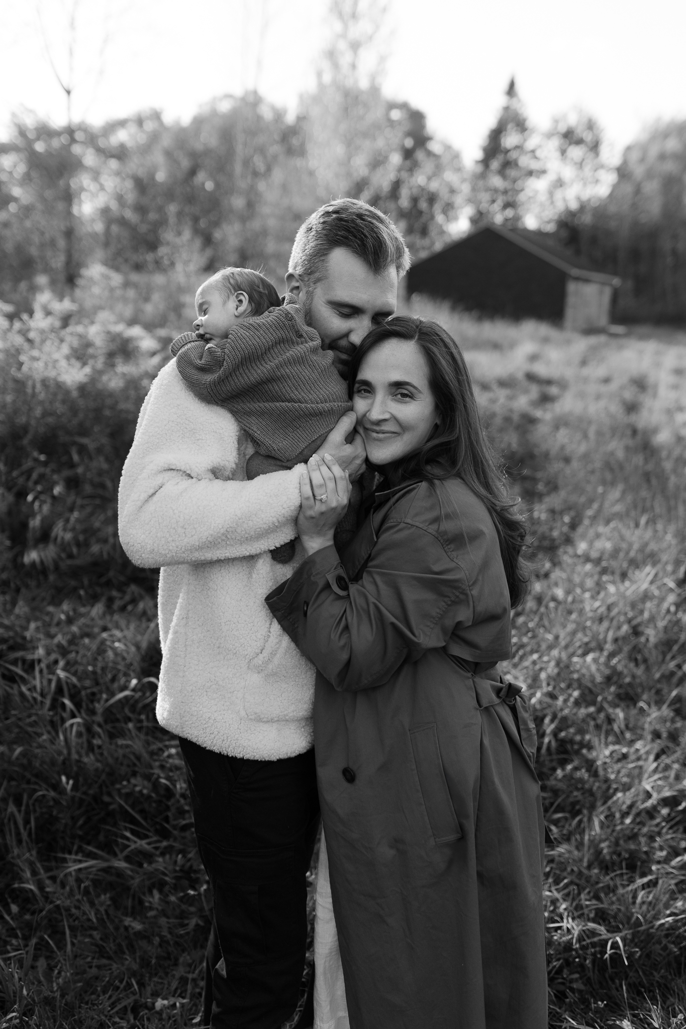 Séance nouveau-né à Québec – bébé en lumière naturelle